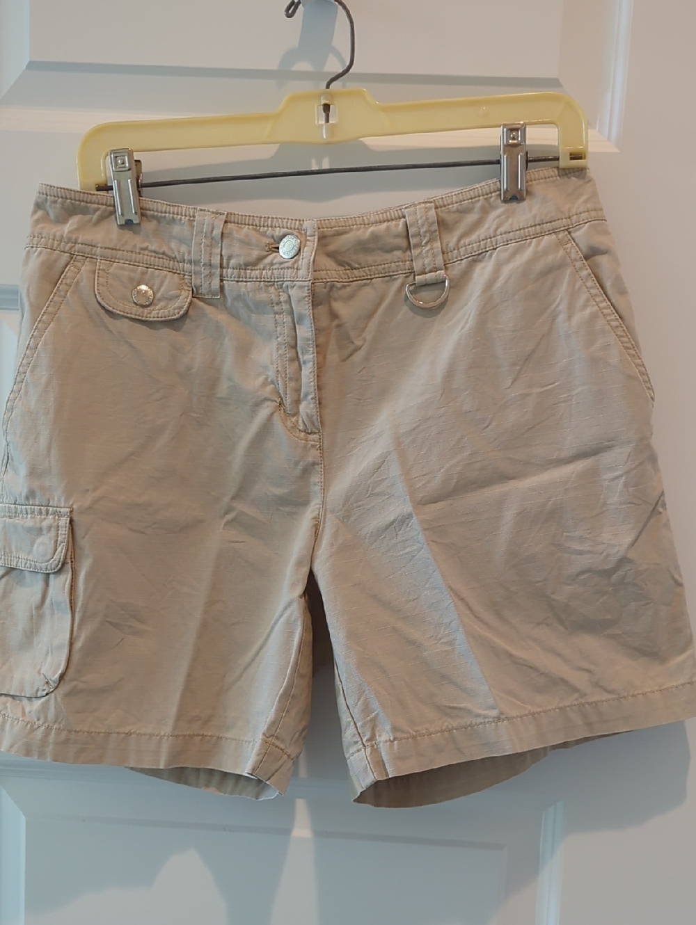 Jones New York Beige Cargo Shorts with D-Ring Accent